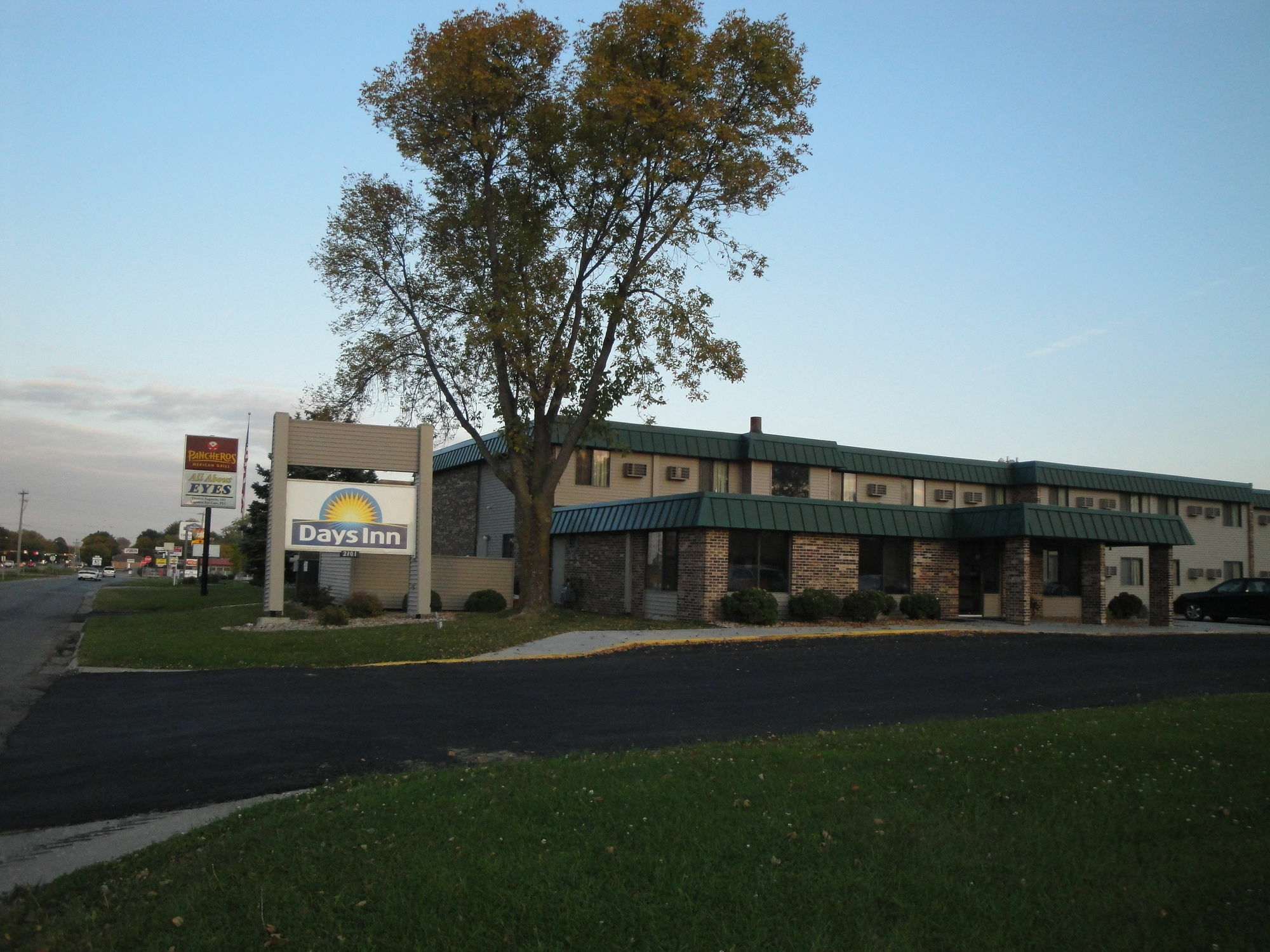 Days Inn By Wyndham Mason City Zewnętrze zdjęcie